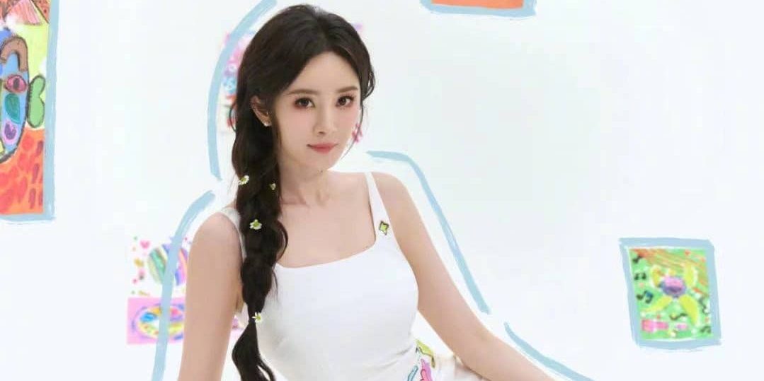 杨幂：手绘白裙，温柔灵动