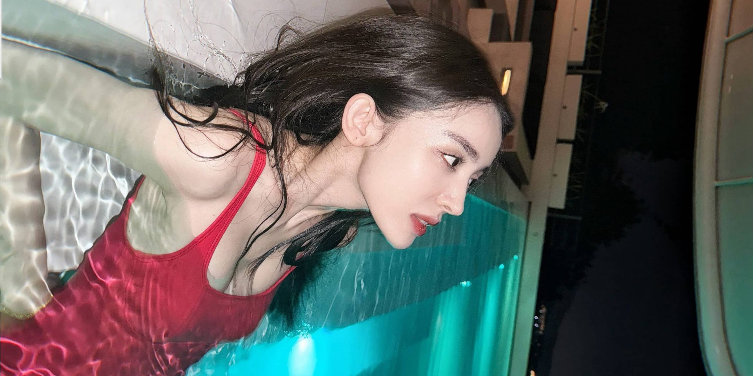 泳装女明星：古力娜扎