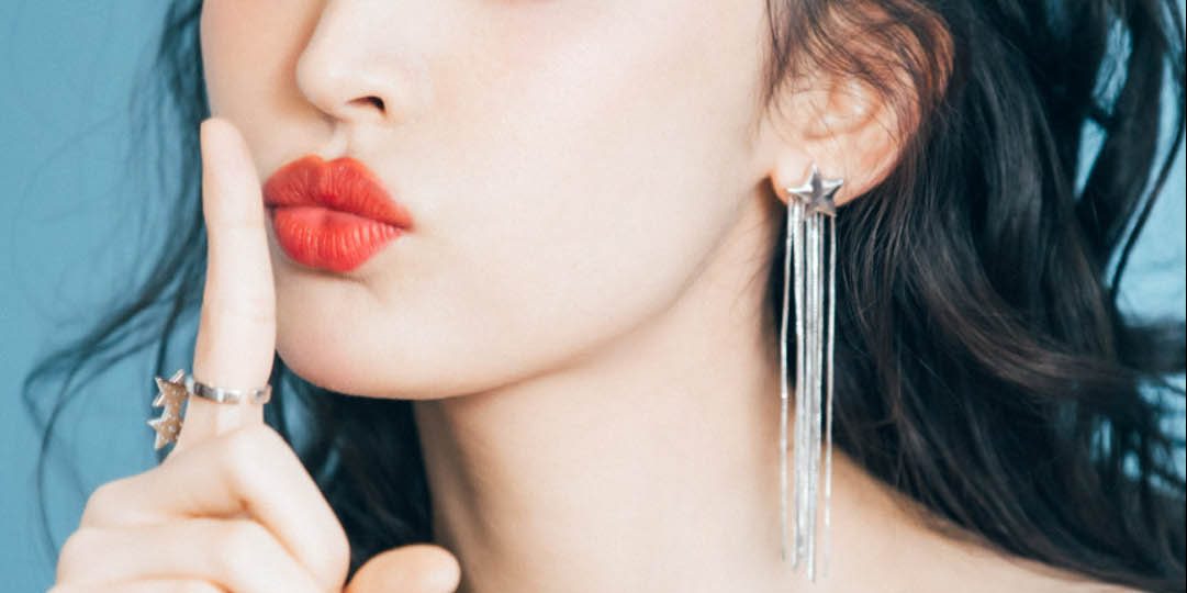 古力娜扎甜美俏丽手机壁纸