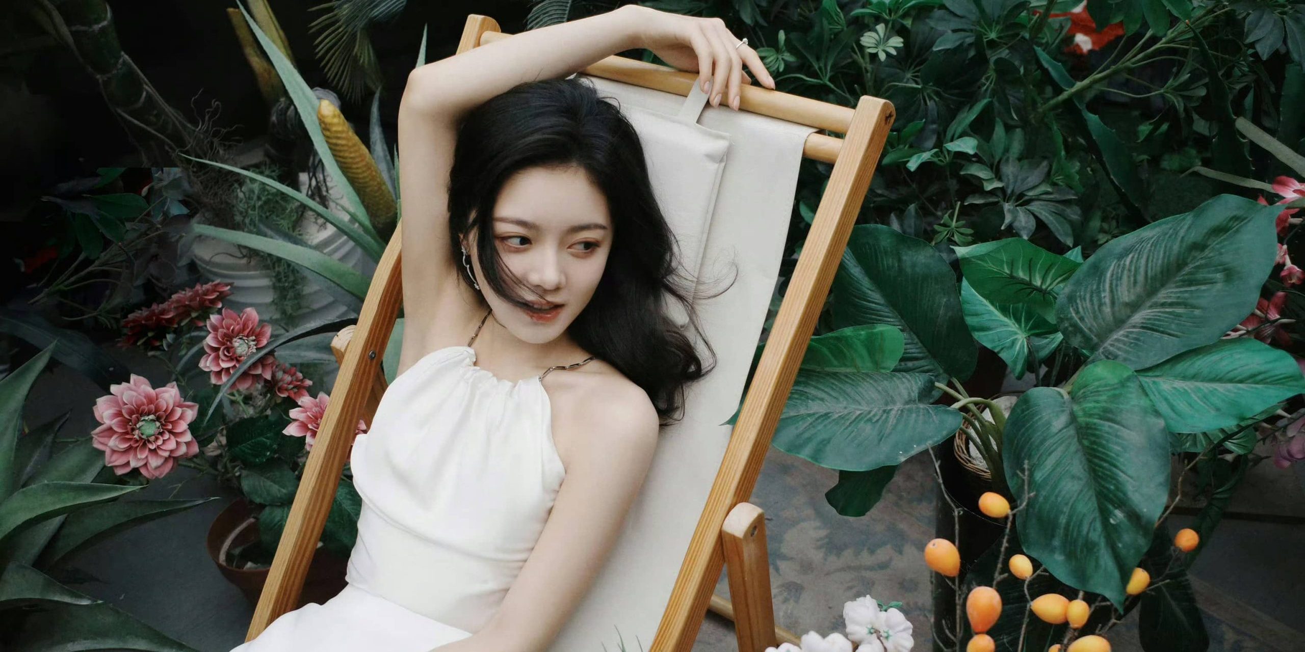 赵今麦，很喜欢这一套白裙甜美穿搭