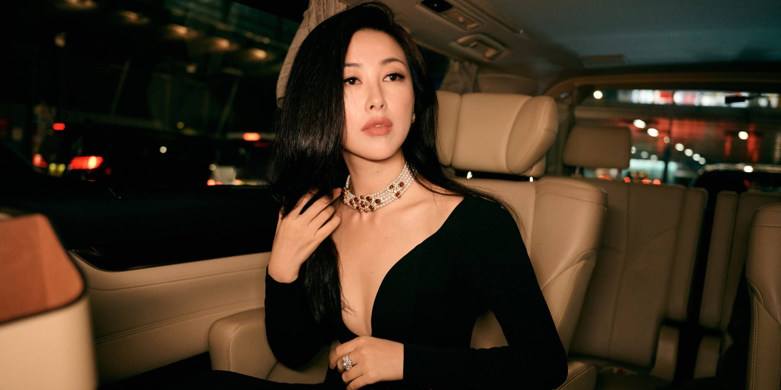 朱珠香江晚宴妆造大片