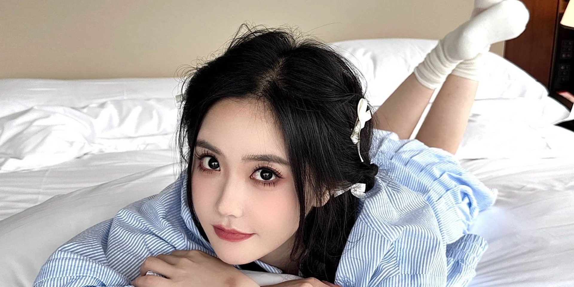 王艺瑾少女图集：甜美怡人的小姐姐
