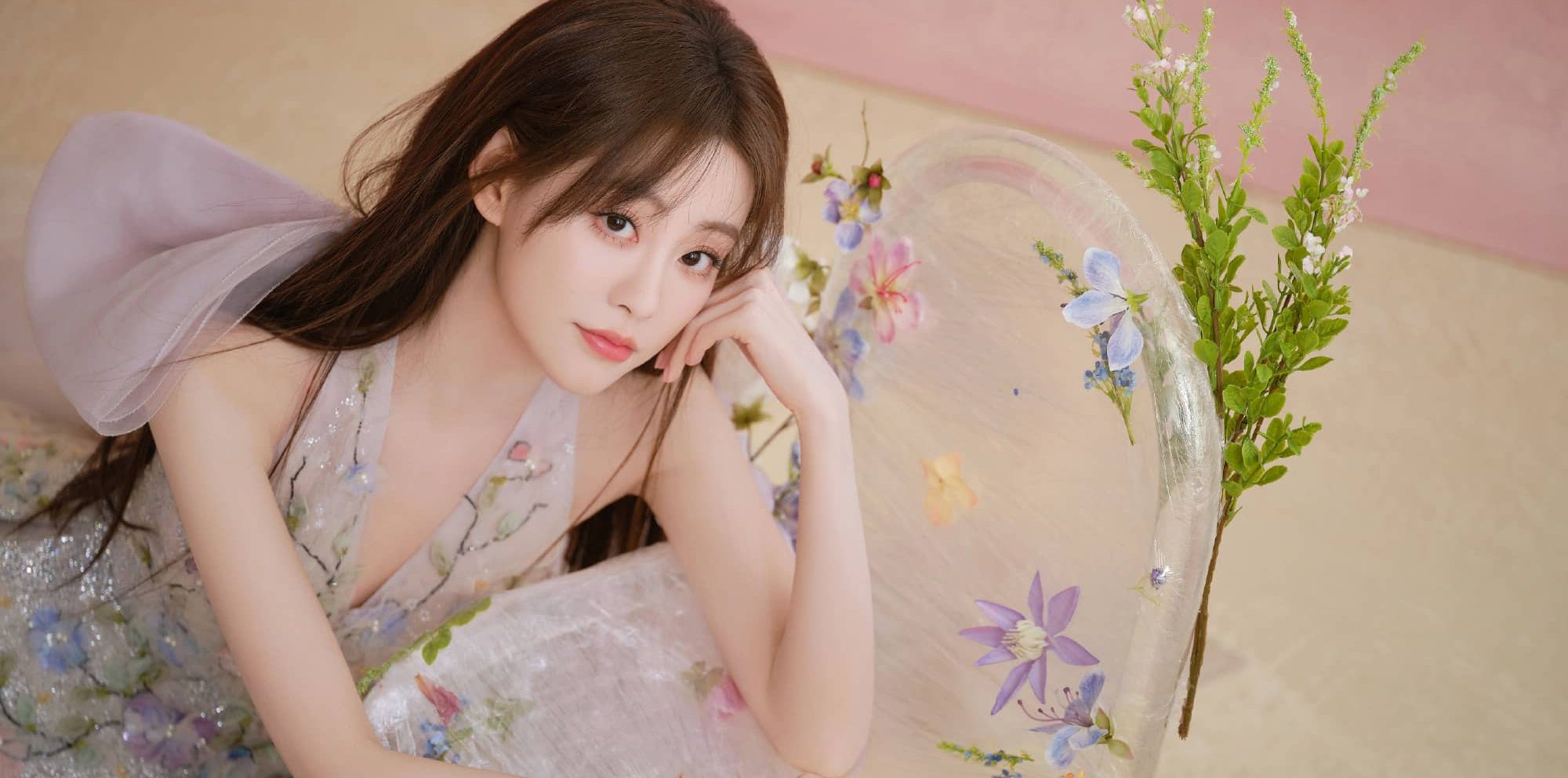 祝绪丹，花绘少女