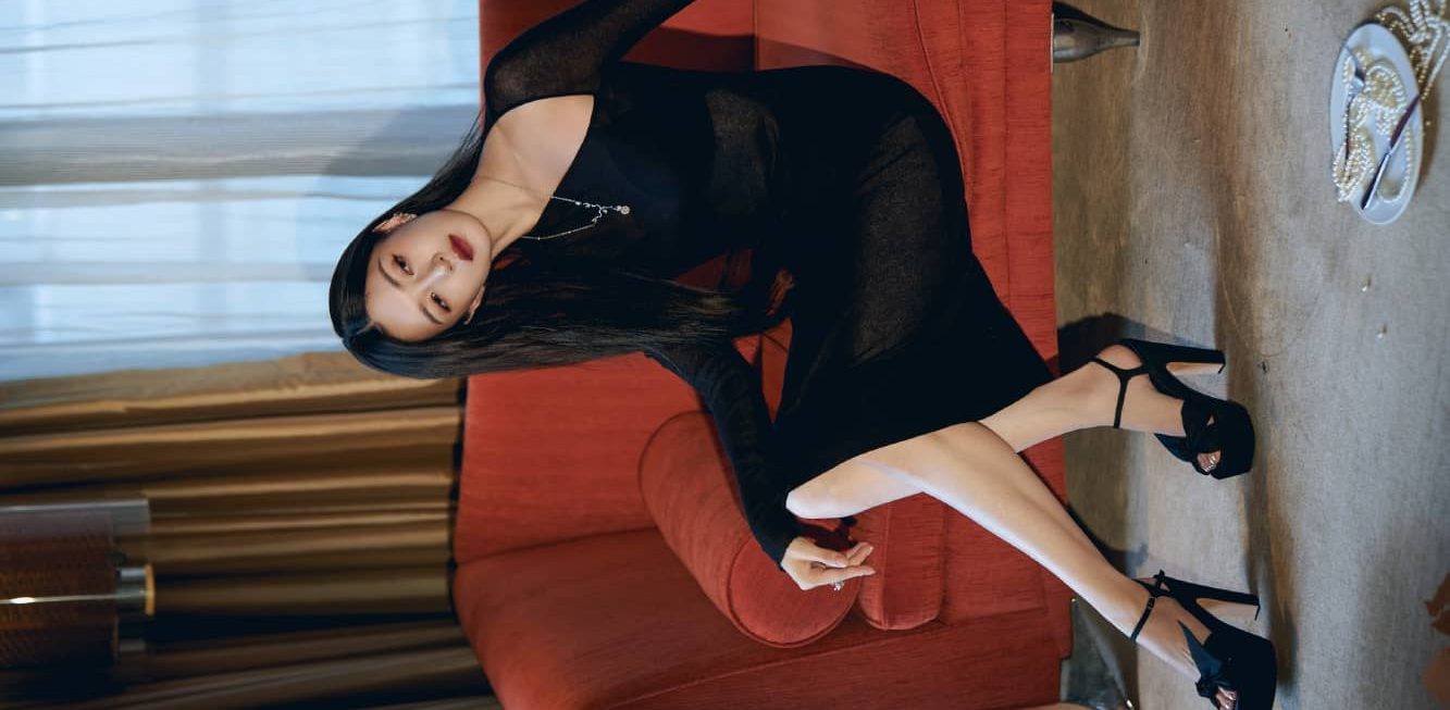 江疏影，黑纱夜美人