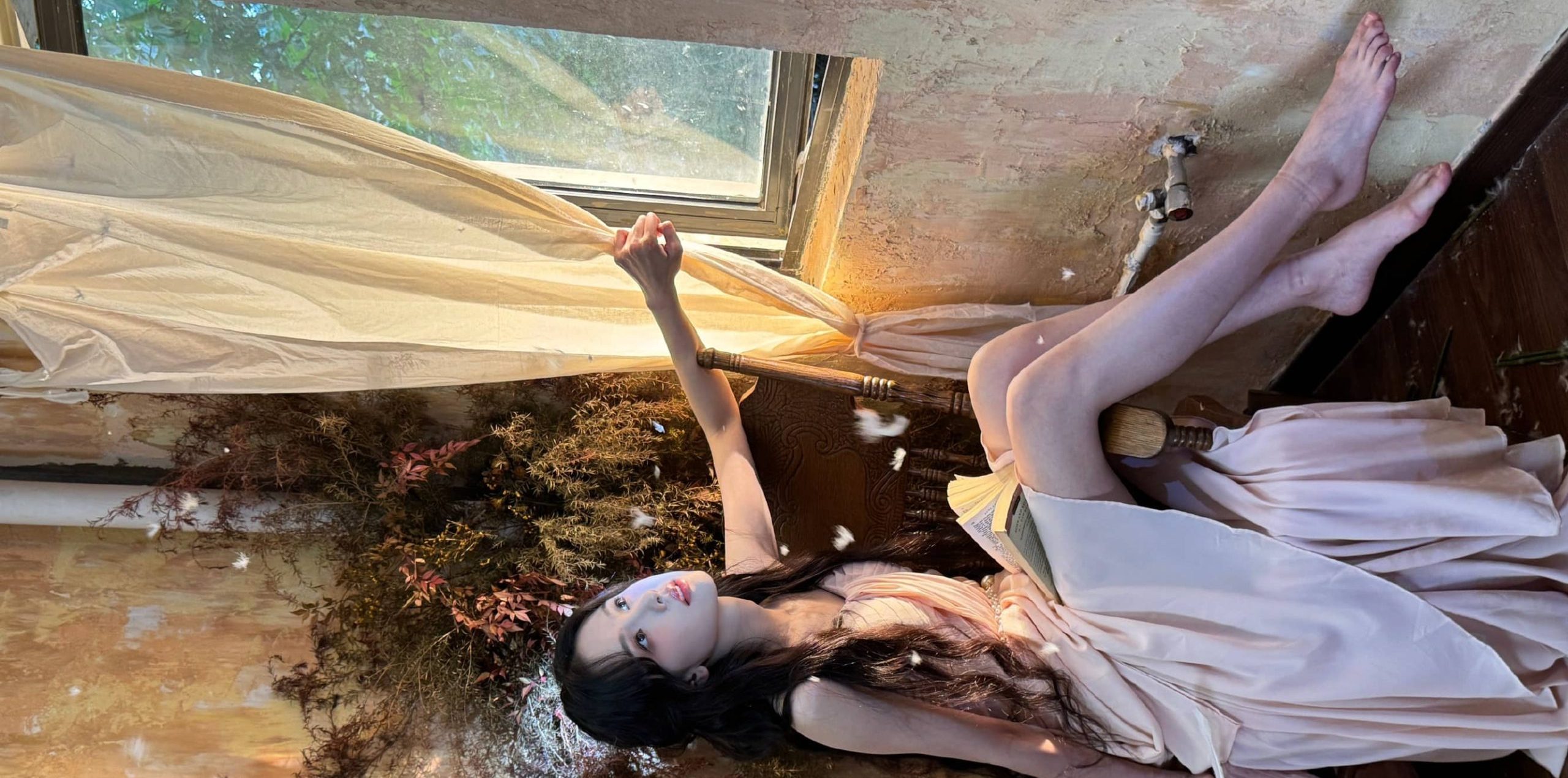 陈都灵光脚丫妆造美图合集