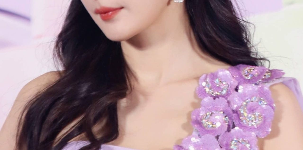 杨幂，紫色梦幻仙女