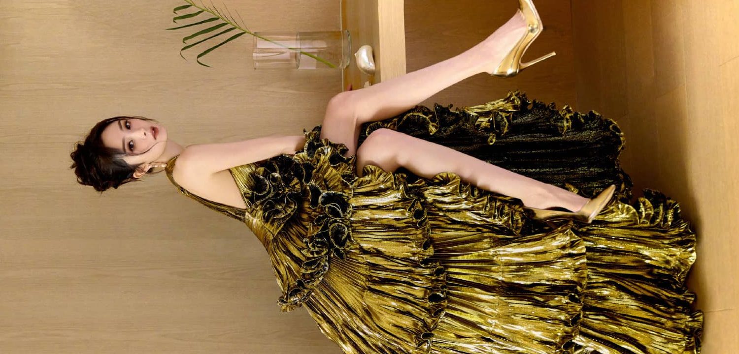 杨幂，金色礼服美图集
