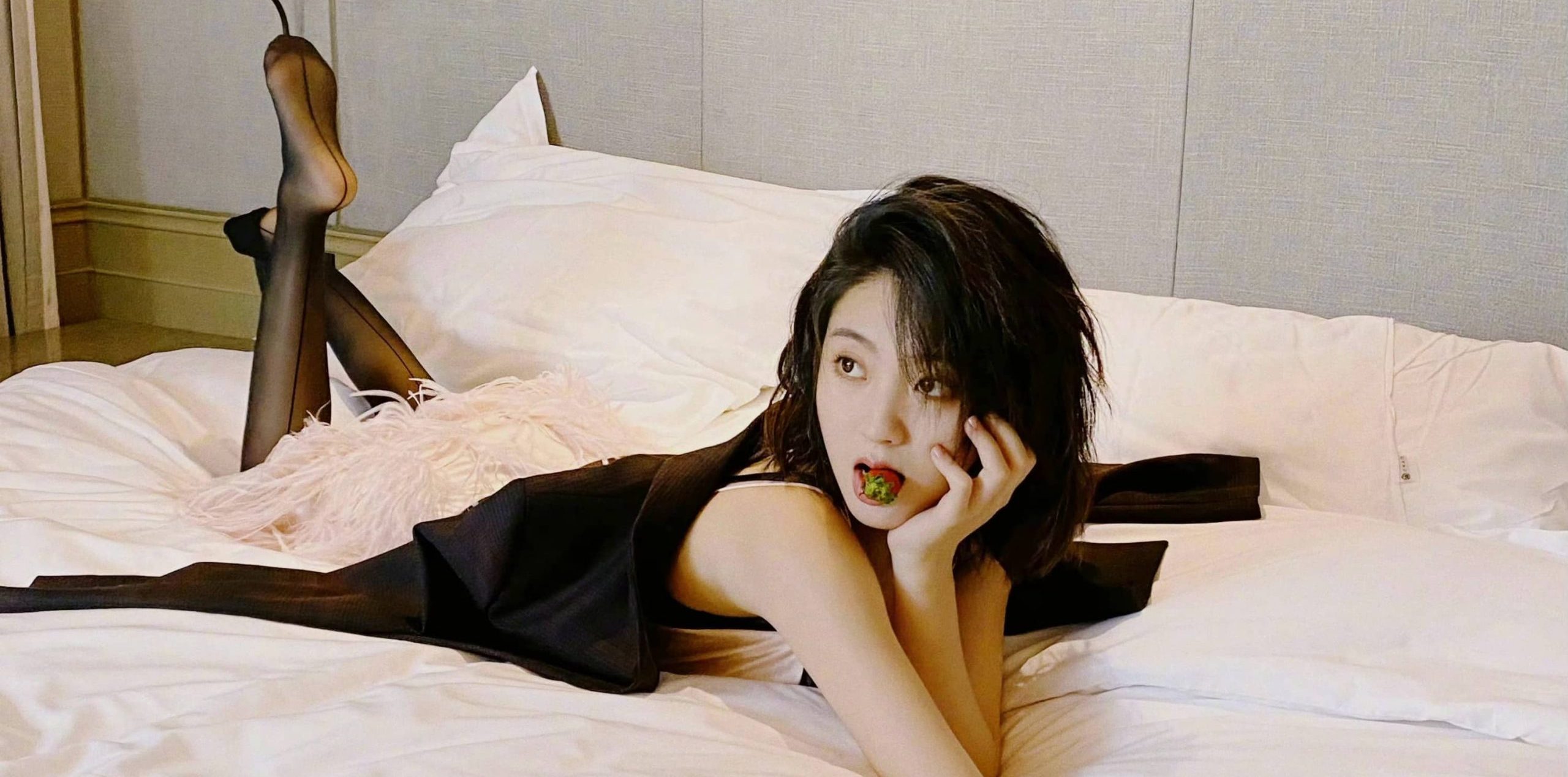 邢菲丝袜妆造壁纸