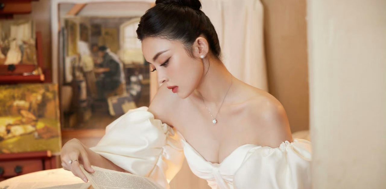 古力娜扎，典雅大美人