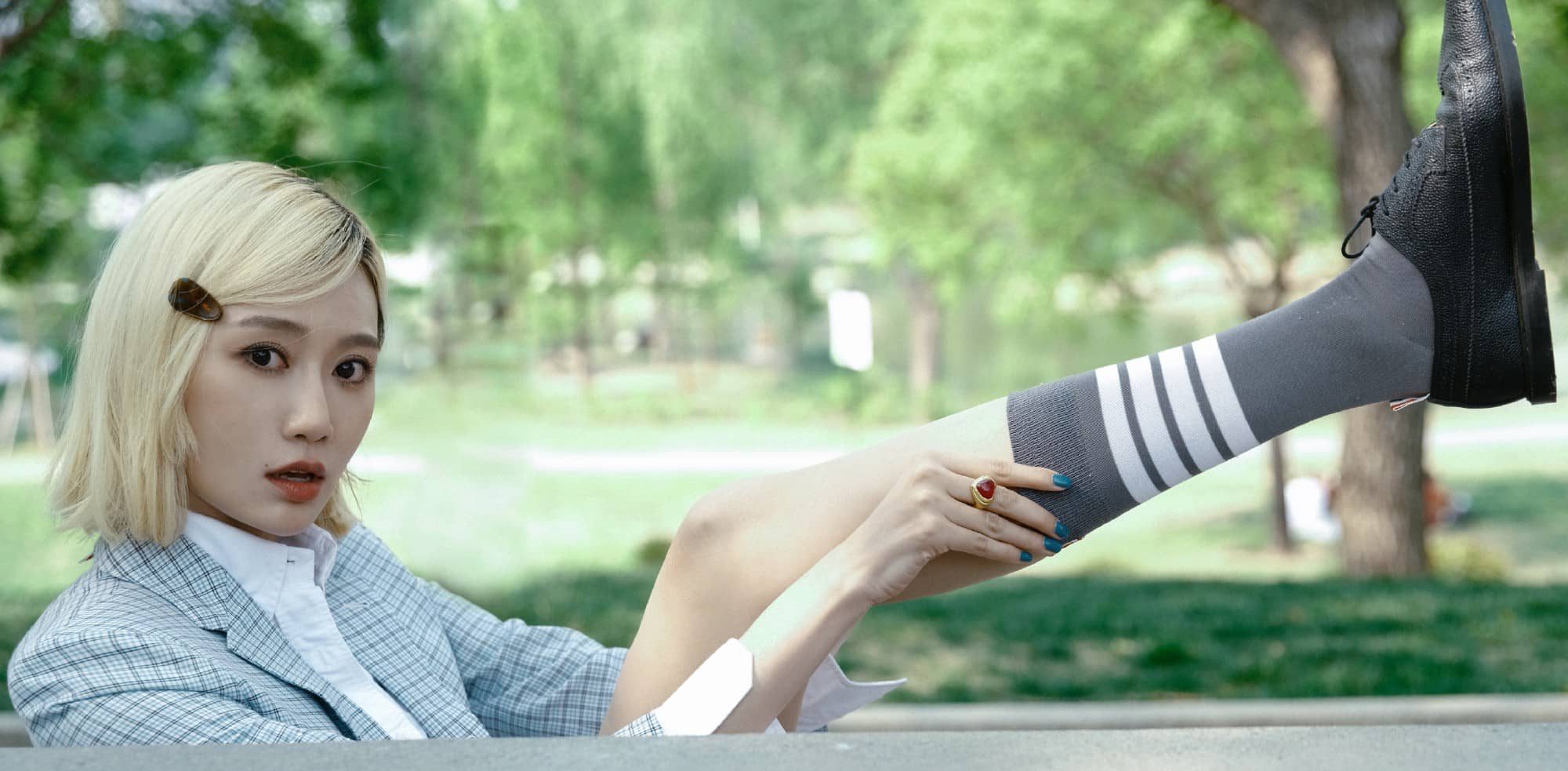李斯羽大长腿姐姐，是雨中俏女郎吗？