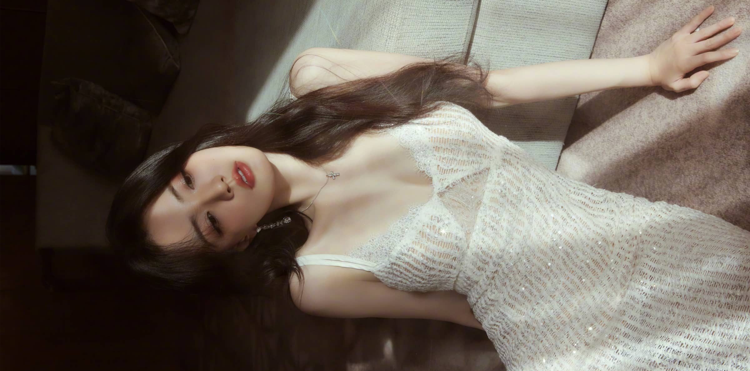 徐璐，白色蕾丝裙，迷人的浪漫格调