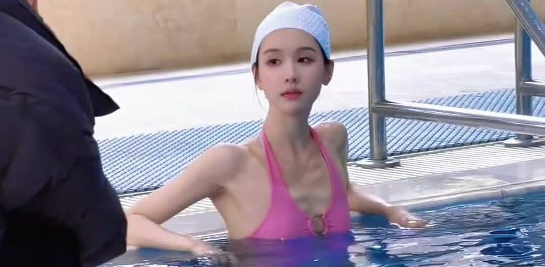 陈都灵最新泳装