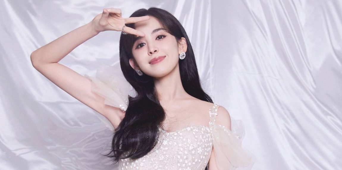 娜扎浓颜系美女，吊带白纱裙壁纸，姐的颜值太权威了